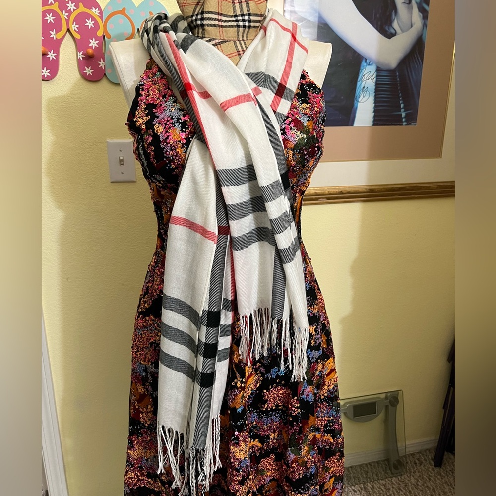 Woven Plaid Blanket Scarf. In great condition